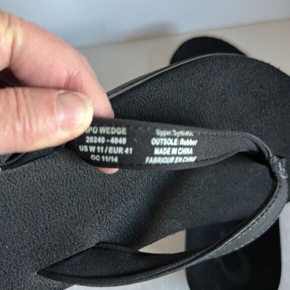 Olukai wedge flip flops- no wear and tear! Perfect Condition! - Picture 6 of 9